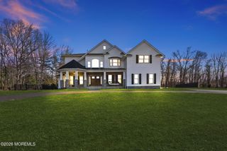 1 Lakeview Drive, Manalapan, NJ 07726