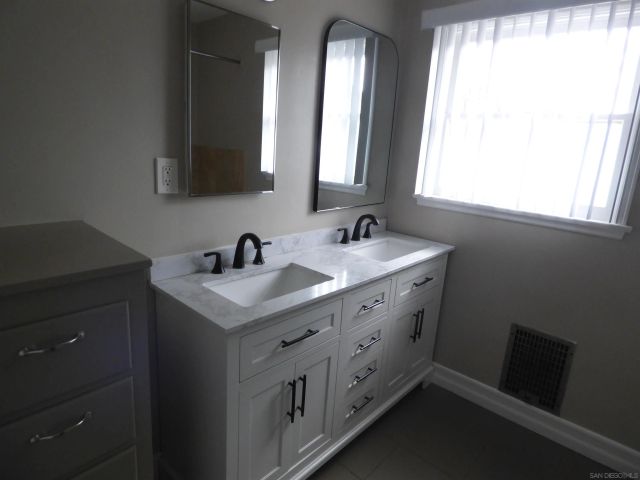 4015 Calavo Dr, La Mesa, CA 91941