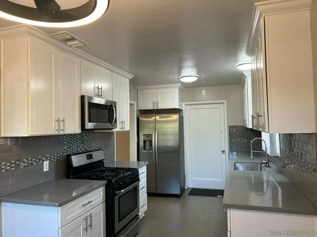 4015 Calavo Dr, La Mesa, CA 91941