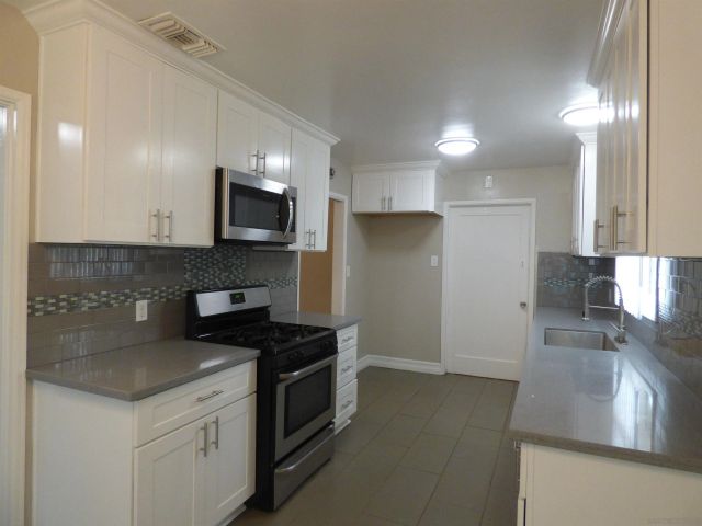 4015 Calavo Dr, La Mesa, CA 91941