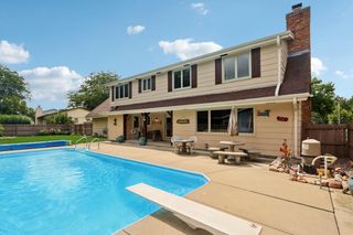 503 S Comanche LANE, Waukesha, WI 53188