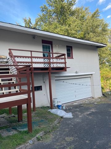 958 Main St, Holyoke, MA 01040