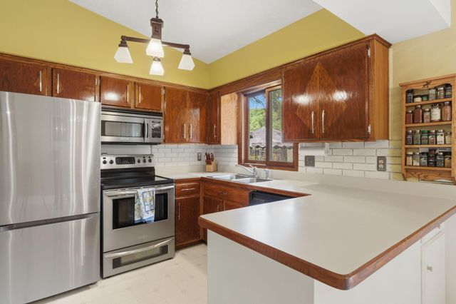 10655 Beard Avenue S, Bloomington, MN 55431