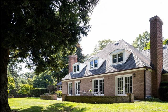 217 Feeks Lane, Locust Valley, NY 11560