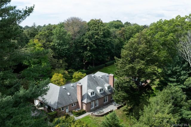 217 Feeks Lane, Locust Valley, NY 11560