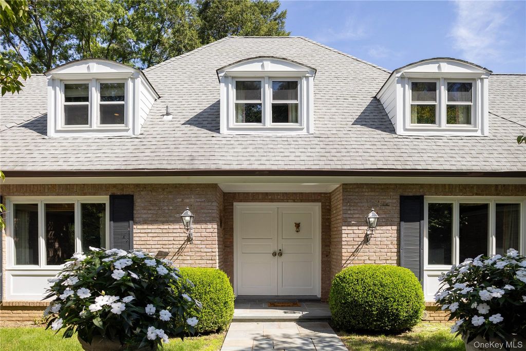 217 Feeks Lane, Locust Valley, NY 11560 — photo 2