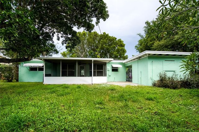 1427 Crest Drive, Lake Worth, FL 33461