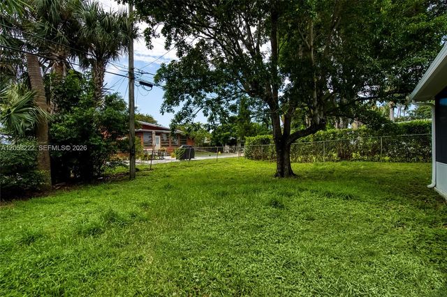 1427 Crest Drive, Lake Worth, FL 33461