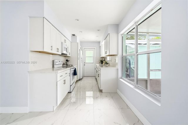 1427 Crest Drive, Lake Worth, FL 33461