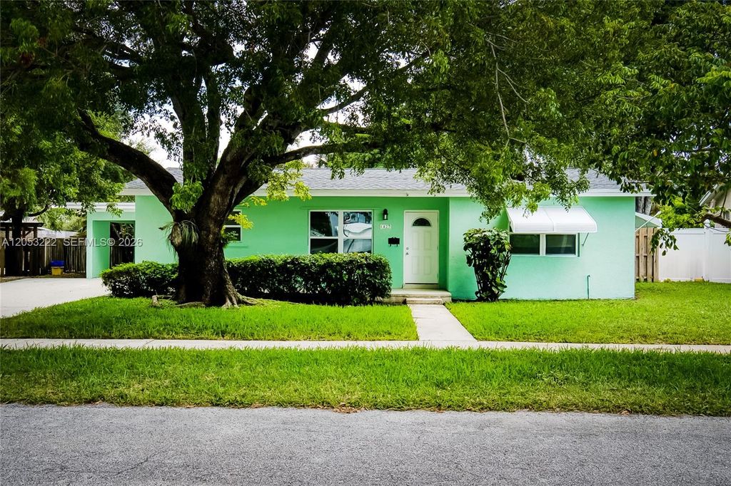 1427 Crest Drive, Lake Worth, FL 33461
