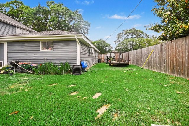 10439 Catlett Lane, La Porte, TX 77571