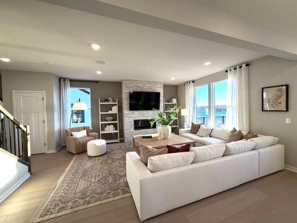 1583 Lund Way, Shakopee, MN 55379 — exterior