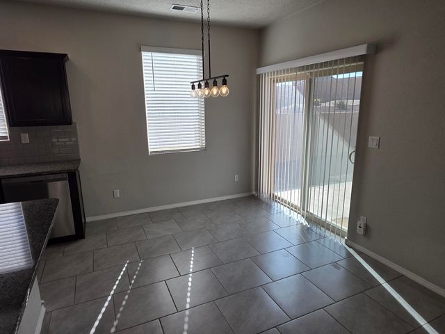 1724 Valle Vista Road NW, Los Lunas, NM 87031