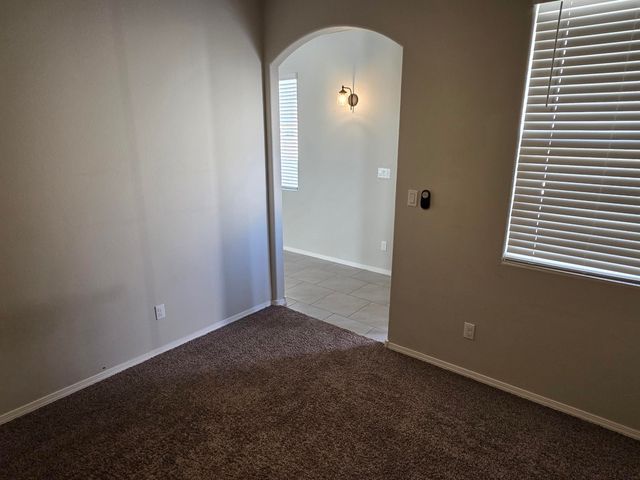 1724 Valle Vista Road NW, Los Lunas, NM 87031