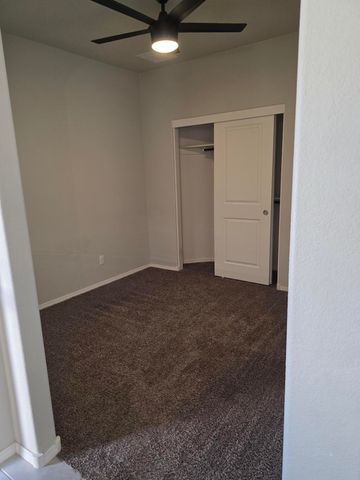 1724 Valle Vista Road NW, Los Lunas, NM 87031