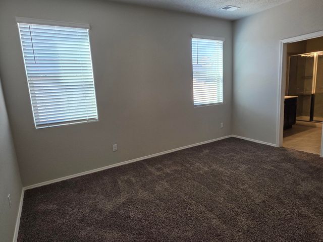 1724 Valle Vista Road NW, Los Lunas, NM 87031