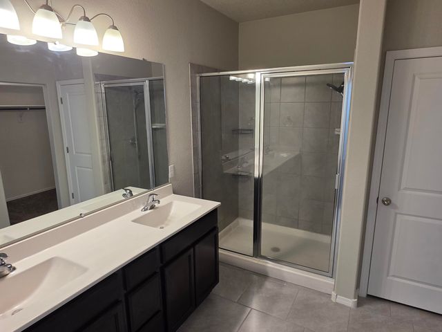 1724 Valle Vista Road NW, Los Lunas, NM 87031