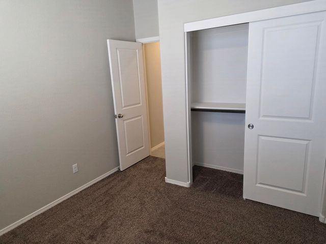 1724 Valle Vista Road NW, Los Lunas, NM 87031