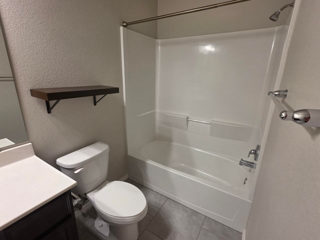 1724 Valle Vista Road NW, Los Lunas, NM 87031