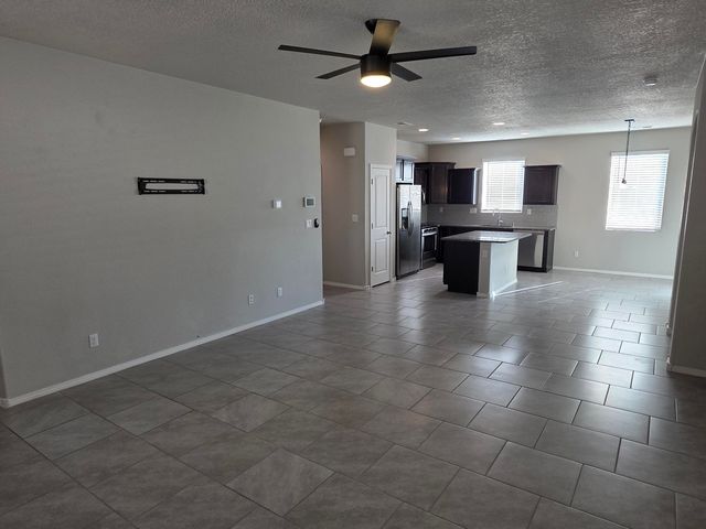 1724 Valle Vista Road NW, Los Lunas, NM 87031