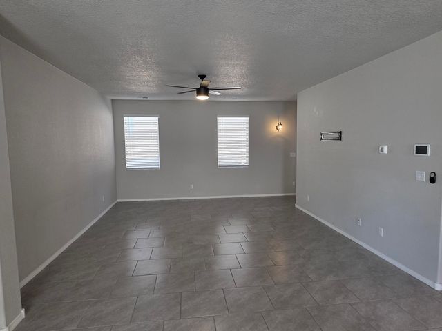 1724 Valle Vista Road NW, Los Lunas, NM 87031