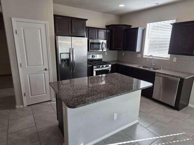 1724 Valle Vista Road NW, Los Lunas, NM 87031