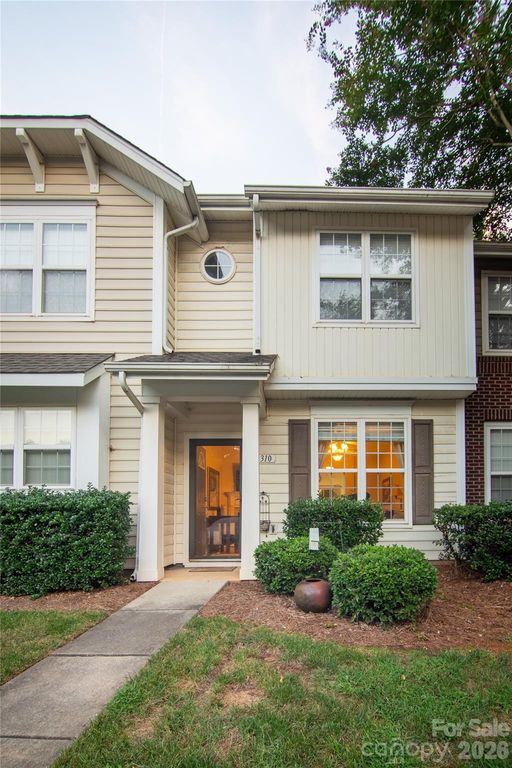 8310 Chaceview Court, Charlotte, NC 28269