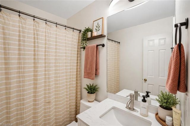 3840 Huntingreen Lane B, Winston-salem, NC 27106