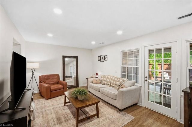 3840 Huntingreen Lane B, Winston-salem, NC 27106