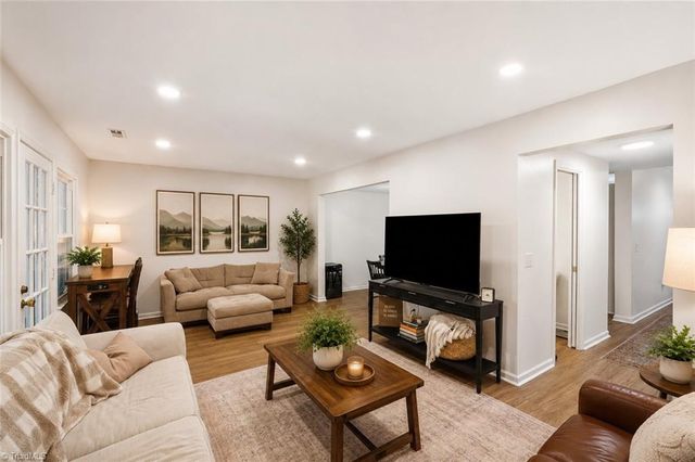 3840 Huntingreen Lane B, Winston-salem, NC 27106