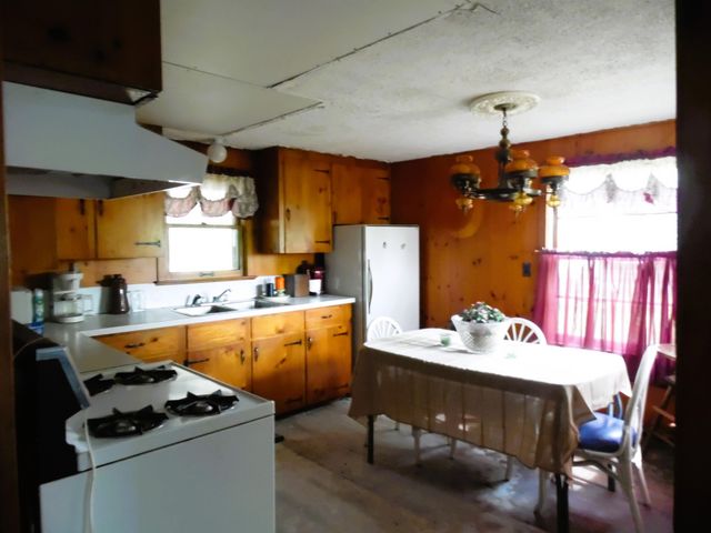 103 Lakeview Drive, Gladwin, MI 48624