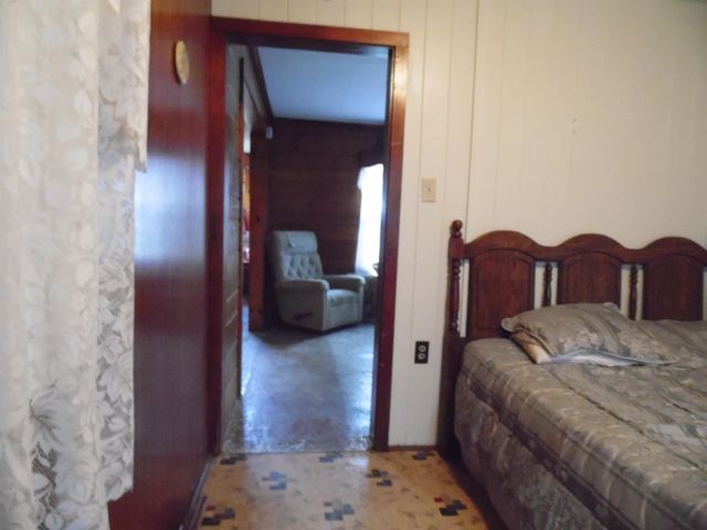 103 Lakeview Drive, Gladwin, MI 48624