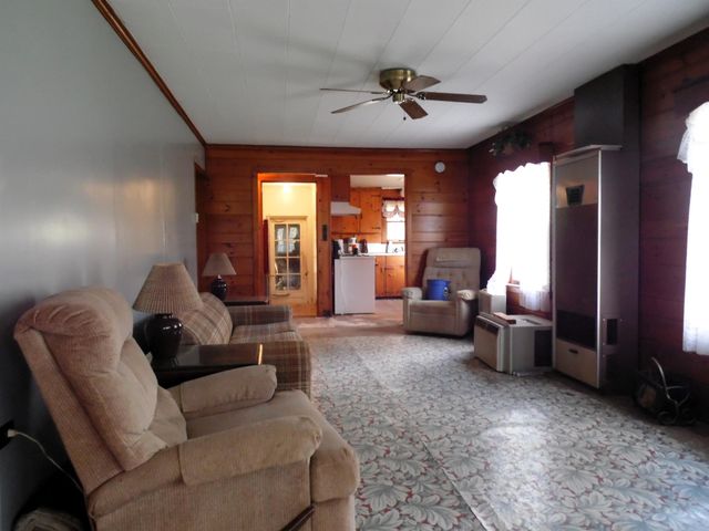 103 Lakeview Drive, Gladwin, MI 48624
