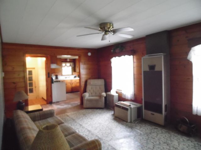 103 Lakeview Drive, Gladwin, MI 48624