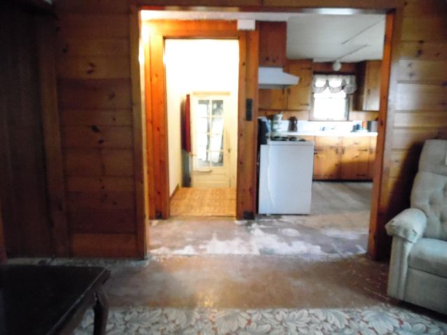 103 Lakeview Drive, Gladwin, MI 48624