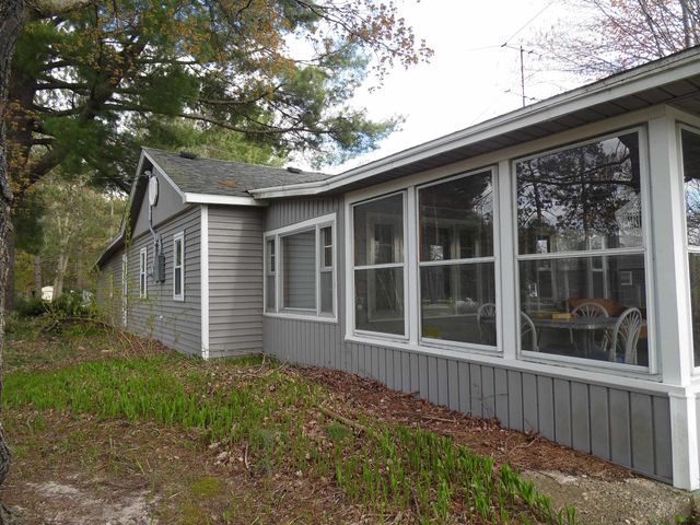 103 Lakeview Drive, Gladwin, MI 48624