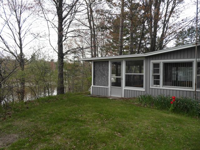 103 Lakeview Drive, Gladwin, MI 48624