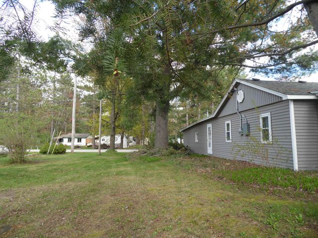 103 Lakeview Drive, Gladwin, MI 48624