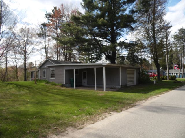 103 Lakeview Drive, Gladwin, MI 48624