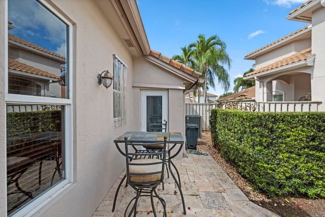 923 Augusta Pointe Drive, Palm Beach Gardens, FL 33418