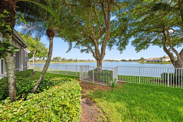923 Augusta Pointe Drive, Palm Beach Gardens, FL 33418