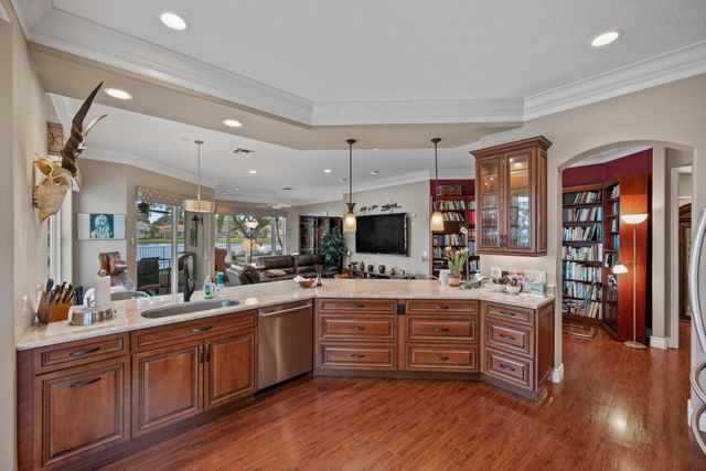 923 Augusta Pointe Drive, Palm Beach Gardens, FL 33418