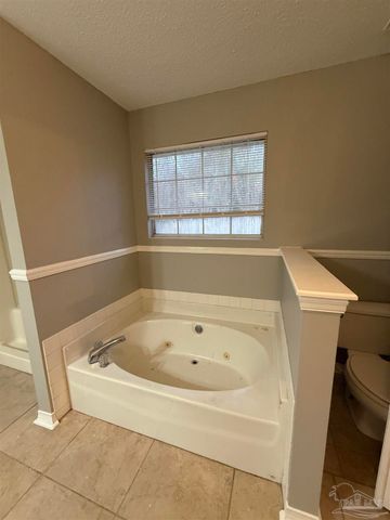 4571 Baybrook Dr, Pensacola, FL 32514