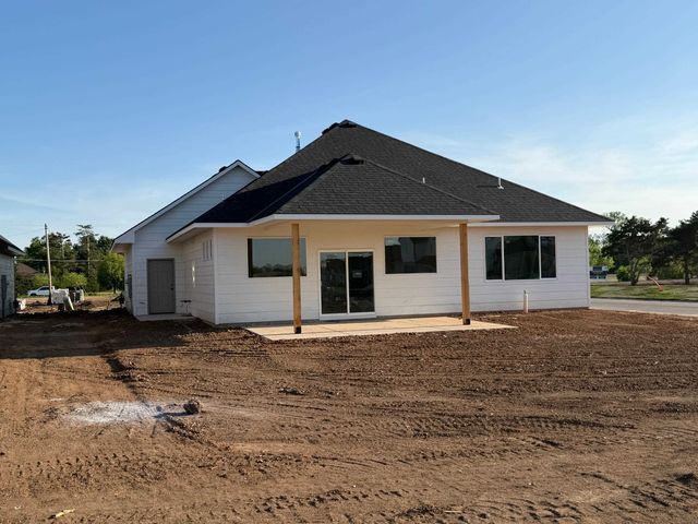 746 N Rainbow Lake Ct, Wichita, KS 67235