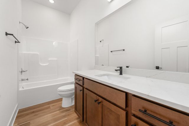 746 N Rainbow Lake Ct, Wichita, KS 67235