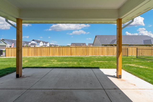 746 N Rainbow Lake Ct, Wichita, KS 67235