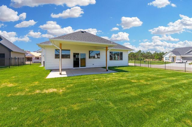 746 N Rainbow Lake Ct, Wichita, KS 67235