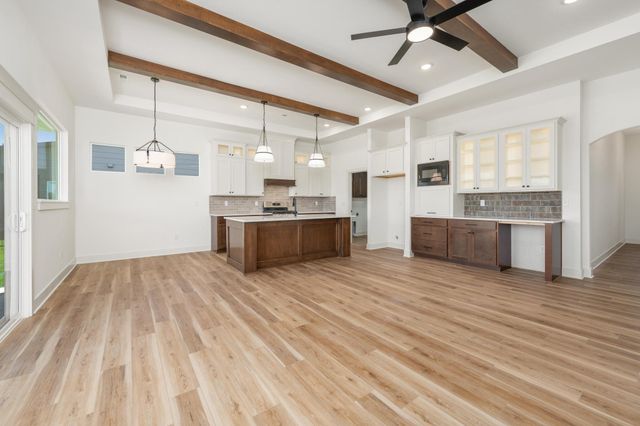 746 N Rainbow Lake Ct, Wichita, KS 67235