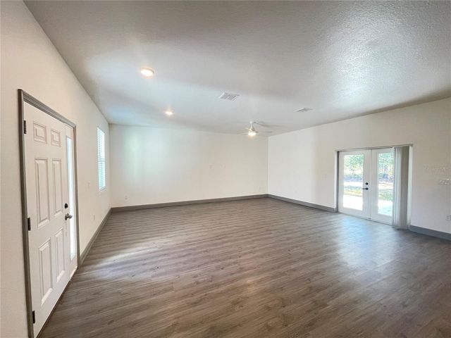 10 GUAVA LANE COURSE, Ocklawaha, FL 32179