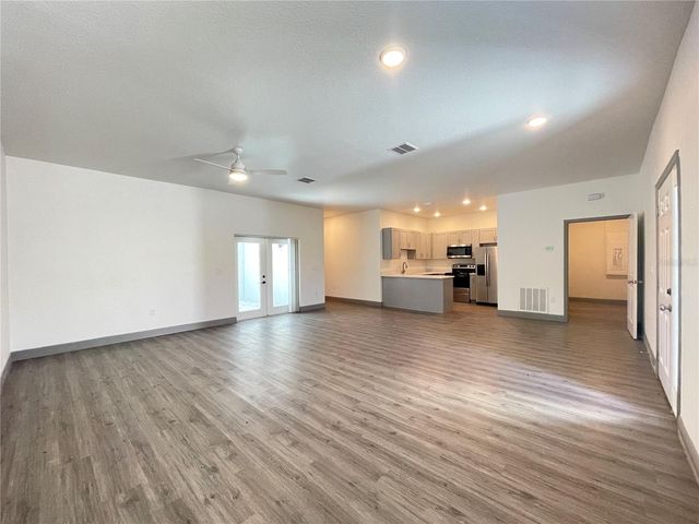 10 GUAVA LANE COURSE, Ocklawaha, FL 32179